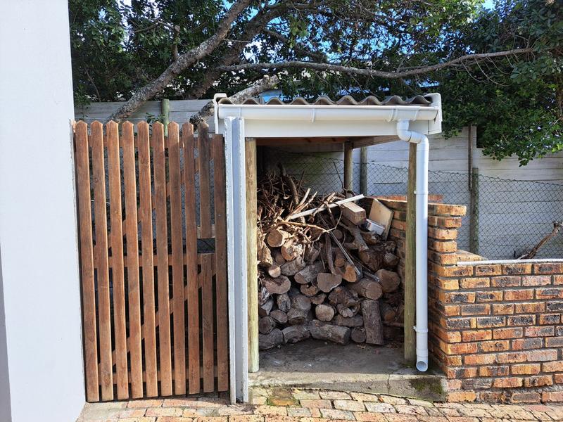 6 Bedroom Property for Sale in Kleinbaai Western Cape